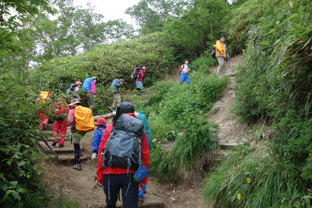 親子ふれあいファミリー登山スクール 第2回 北アルプス表銀座 燕岳 つばくろだけ の山小屋 燕山荘グループ